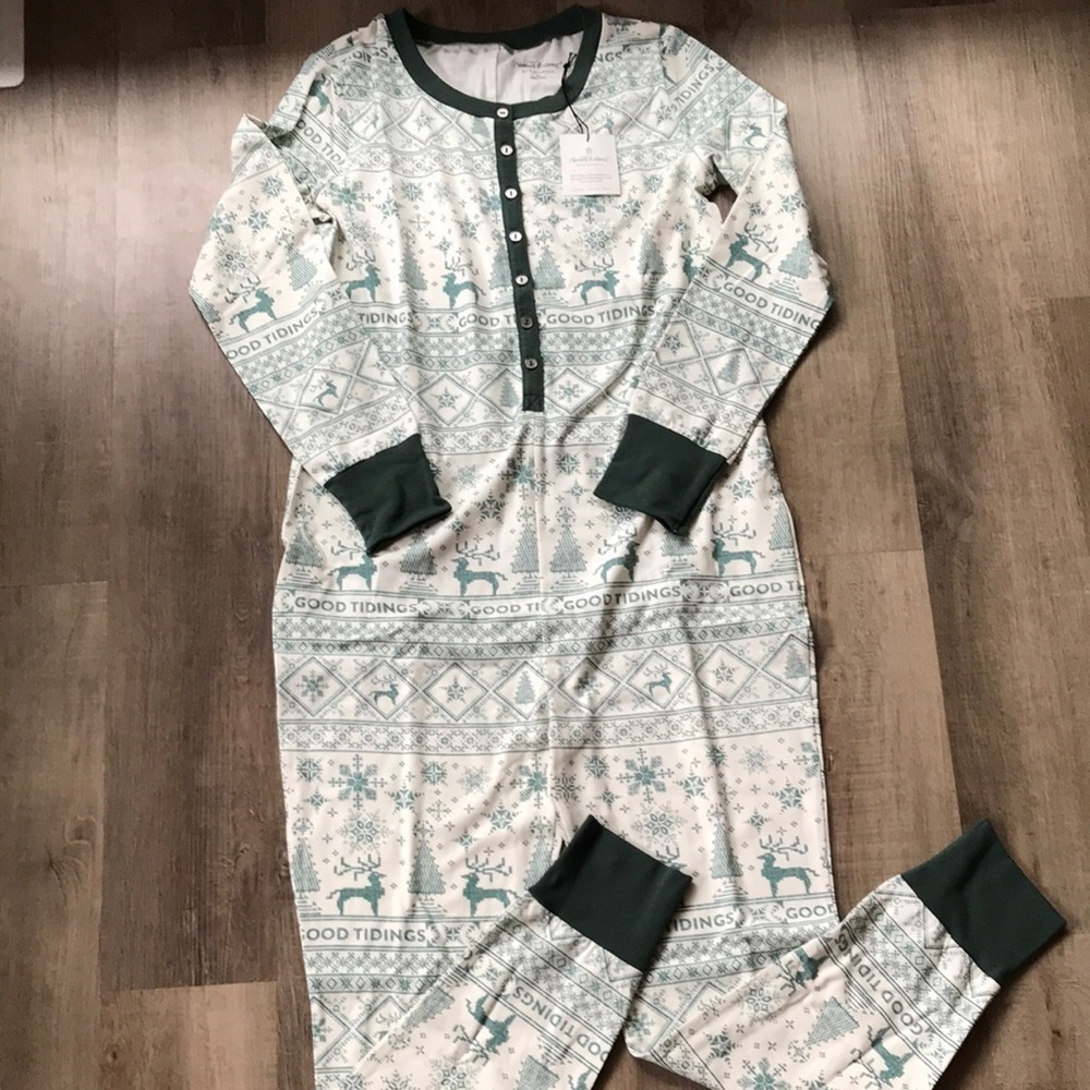 Christmas Holiday Onesie With Functional Bum Flap - Picture 2 of 6